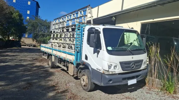Vendo Mercedes -Benz Accelo 1016 ano 2020 - carroceria de madeira 6.20metros