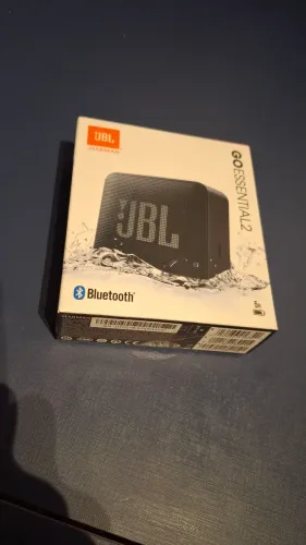 Caixa de som jbl go essential 2