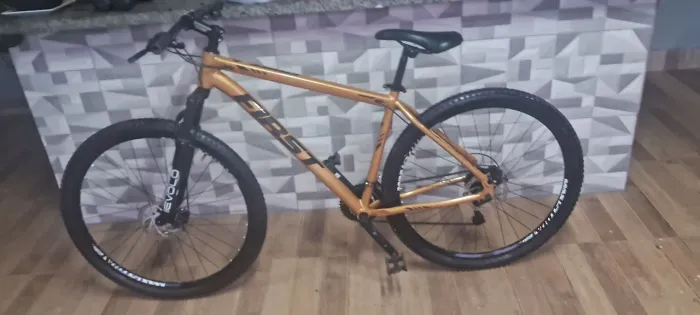 Bicicleta aro 29em ótimo estado de conservação