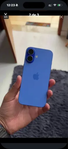 iPhone 16 azul