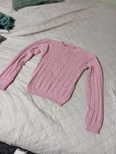 Vendo suéter de tricô feminino