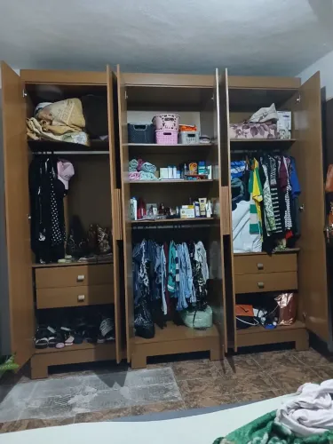 Vende se guarda roupa de casal