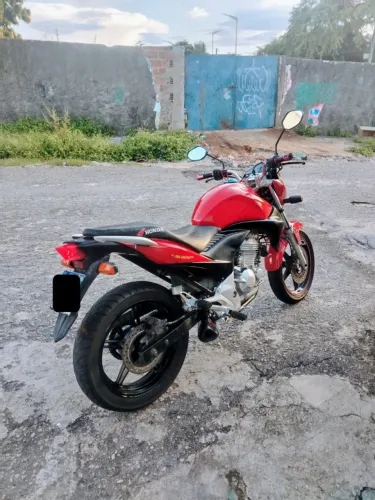 Honda CB 300R Vermelha - Impecável | Totalmente Revisada e Sem Vazamentos + Escape Esporti