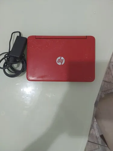 Notebook HP Pavillion x360 acompanhando carregador