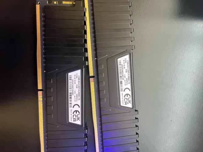 Memórias RAM DDR4 16GB