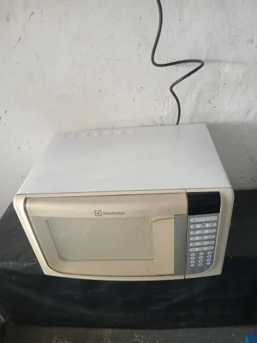 Micro-ondas Electrolux 30 litros aceitamos cartão