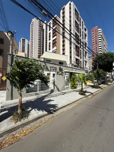 Imóvel para venda tem 298 metros quadrados com 9 quartos em Meireles - Fortaleza - CE