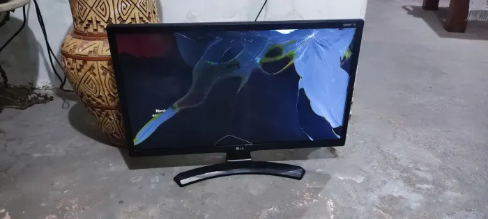 Tv 24 polegadas com defeito