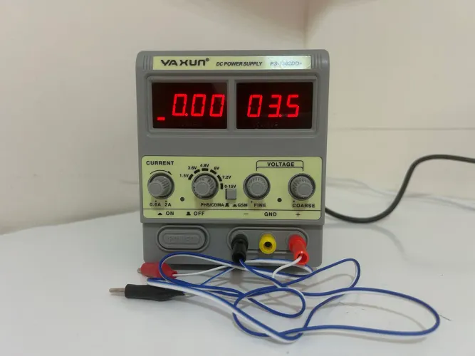 Fonte de alimentação digital 1502dd - Yaxun