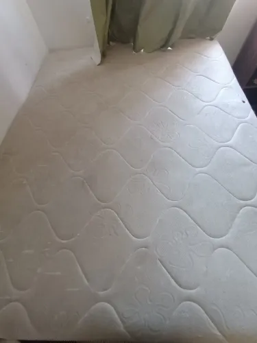 Vendo cama de casal queen marca eurosono