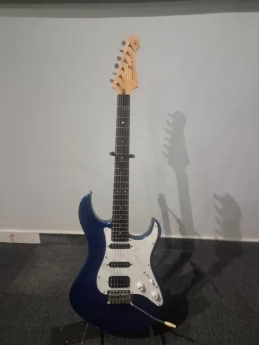 Guitarra yamaha pacifica