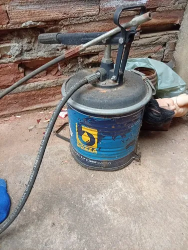 Engraxadeira vende se