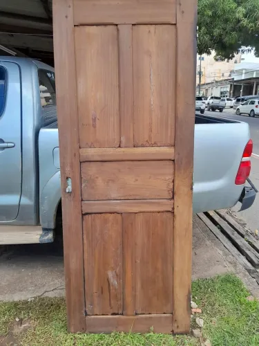 Porta 2 metro de altura por 79 de largura