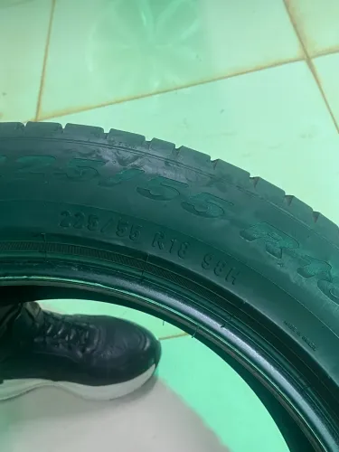 2 Pneus usados conservados
