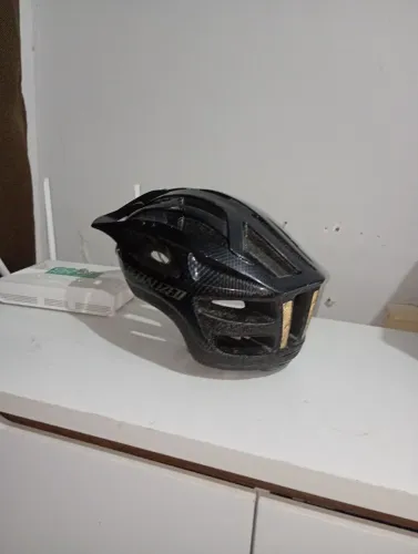 Capacete Specialized semi-novo