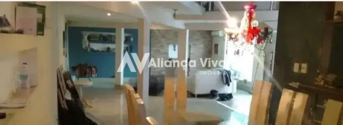 Laranjeiras | Casa 4 quartos, sendo 4 suites
