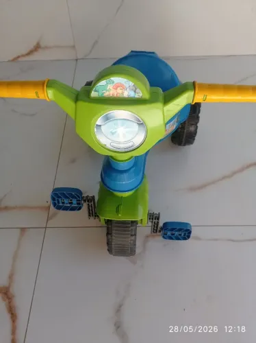 Triciclos infantil velotrol dinossauro e unicórnio kandy com pedal menino e menina