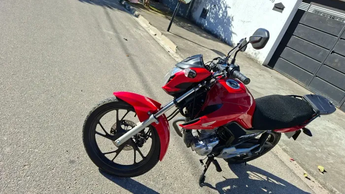 Vendo 160 pega e anda novinha ta zera sem novidade