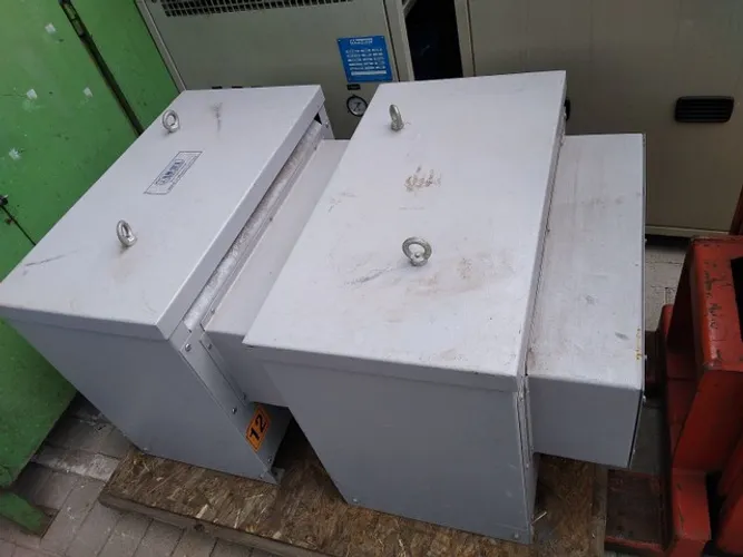 Transformador trifásico 220/380v