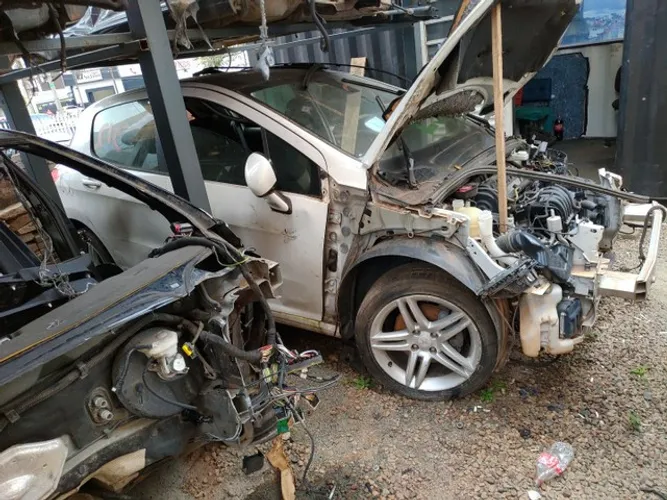 Sucata para retirada de peças Peugeot 308