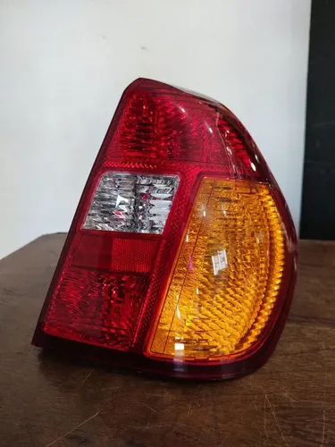 Lanterna Clio sedan laranja