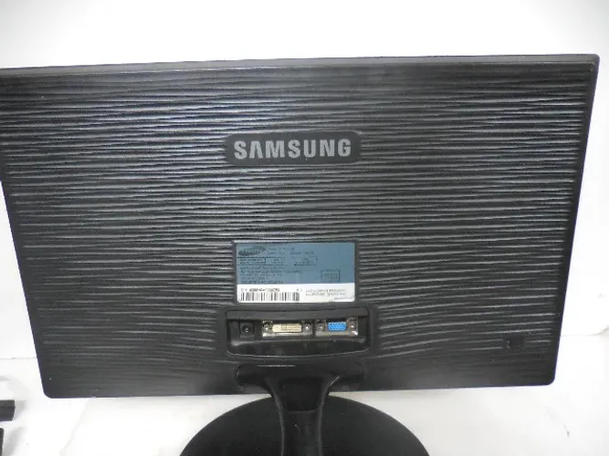 monitor samsung 19 polegadas.