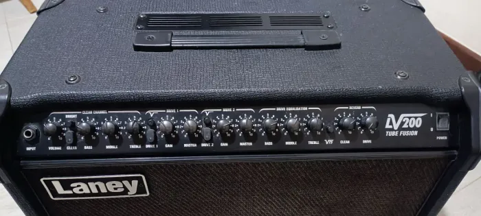 Amplificador Laney LV 200