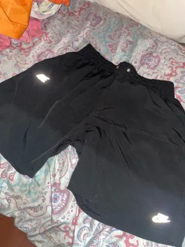 SHORT PRETO DA NIKE REFLETIVO 