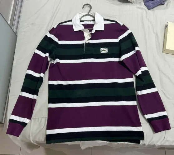 Blusa lacoste listrada branca, roxo e verde