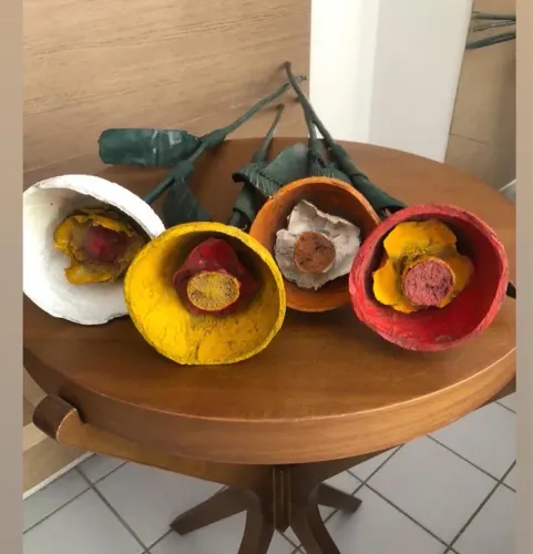Galho de flor artesanal R$ 15,00 cada