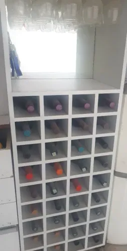 Adega de Vinho - 36 Garrafas de Marcas variadas