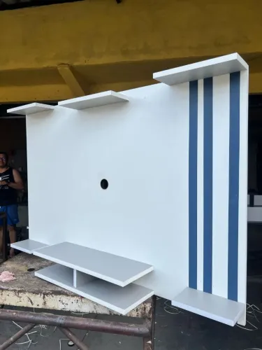 PAINEL para TV branco com prateleiras