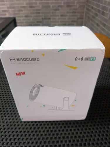 Projetor Magcubic HY300 Pro Versão 2025 melhor, novo na caixa!