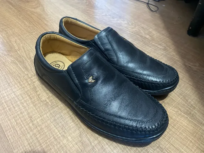 Sapatos Mocassim em Couro Preto Luflex