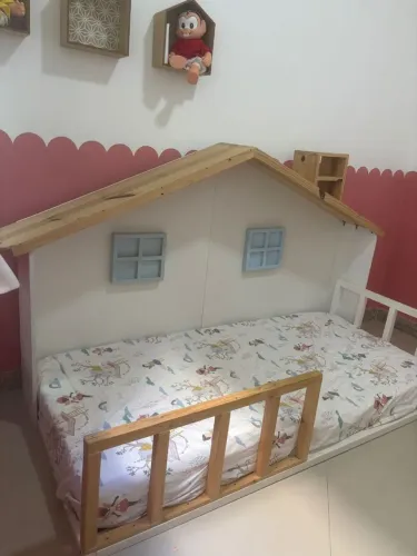 Cama infantil montessoriana casinha