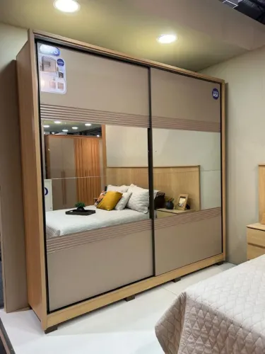 Guarda-Roupa em MDF com Espelho 245cm (Novo Direto da Fábrica)