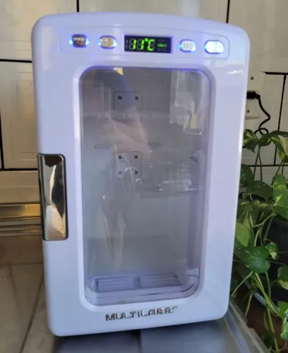 Mini Geladeira 10L com LED Frigobar Multilaser 12v 220/110 TV015