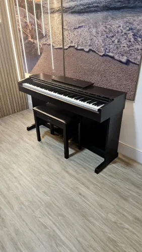 Piano Yamaha YDP-143