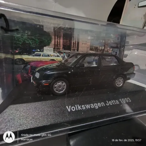 Volkswagen Jetta 1993 - Miniatura em escala