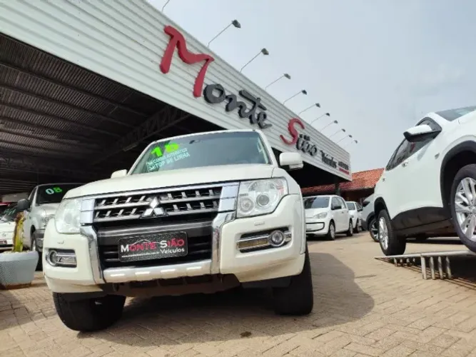 Mitsubishi Pajero HPE Full 3.2 4X4 T.i.dies. 7 LUG. AUT 2018