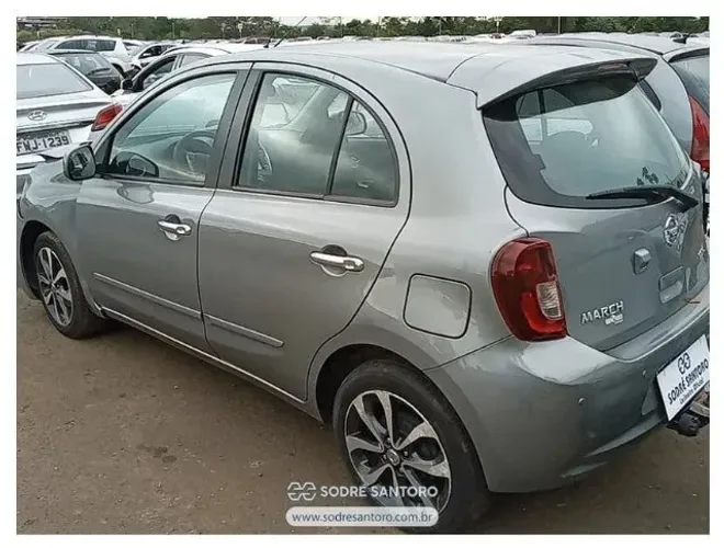 Sucata Para Retirada De Peças Nissan March 1.6 SL 2015 Cinza Completo