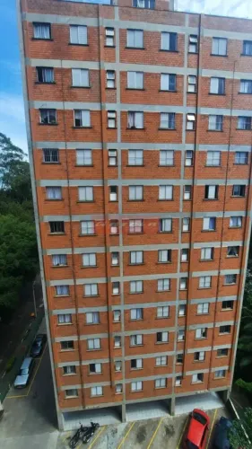 Locação no condomínio Floresta Campo limpo