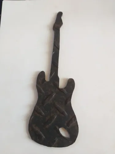 Enfeite de metal guitarra 22,5cm