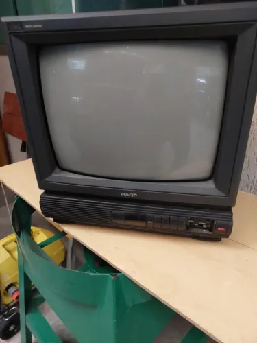 TV Sharp 14" - Modelo antigo - Muito bem conservado