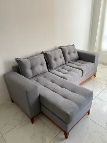 Sofá chaise 3 lugares linho  frete grátis R$ 2.399,99 a vista 