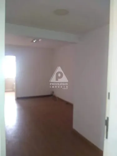 SALAS COMERCIAIS 2 SALAS AMPLA E COM VISTA PARA BAIA DE GUANABARA NO CENTRO DA GRANDE TIJU