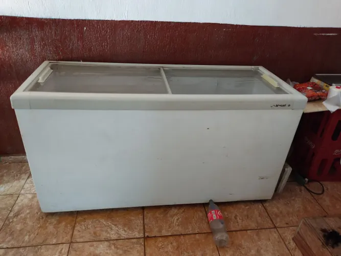Freezer horizontal duas portas semi novo