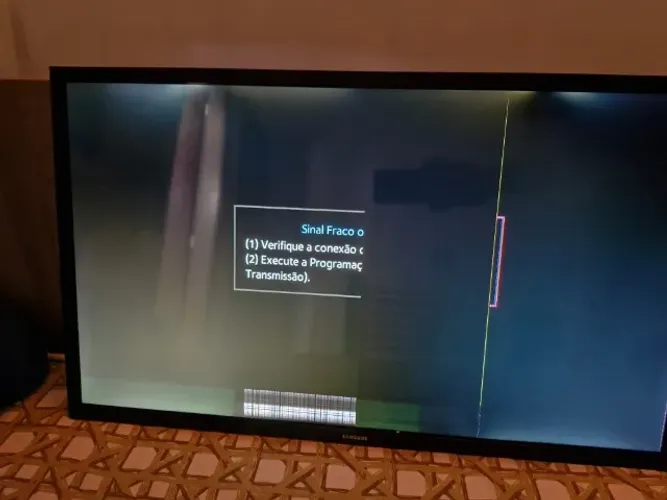  Televisor Samsung 32" UN32J4300AG - defeito