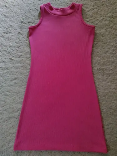 Vestido canelado Rosa.