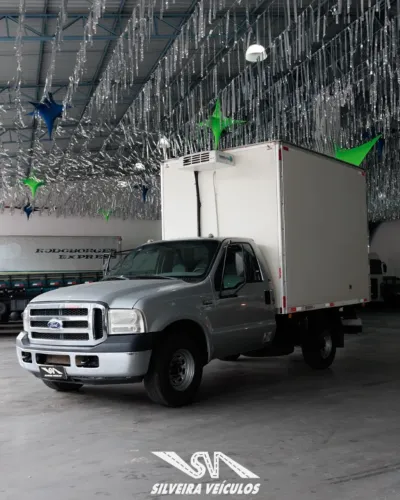 Ford F-350 - Ano: 2017 - Baú